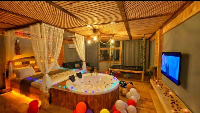 Wooden Palace V.I.P Suit Rize Luaran gambar
