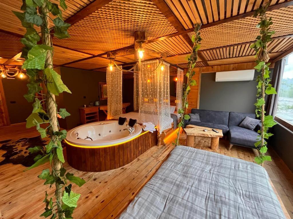Wooden Palace V.I.P Suit Rize Luaran gambar